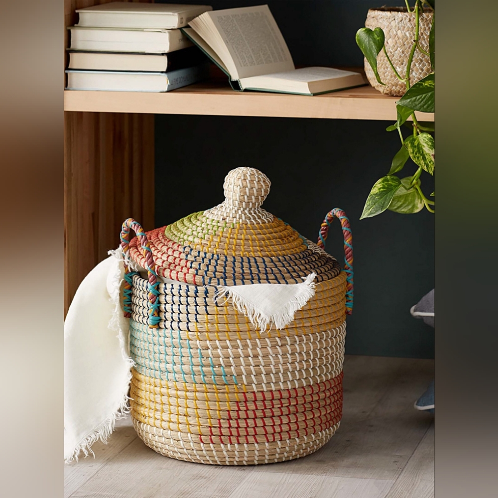🖼️ Colourful Seagrass Basket